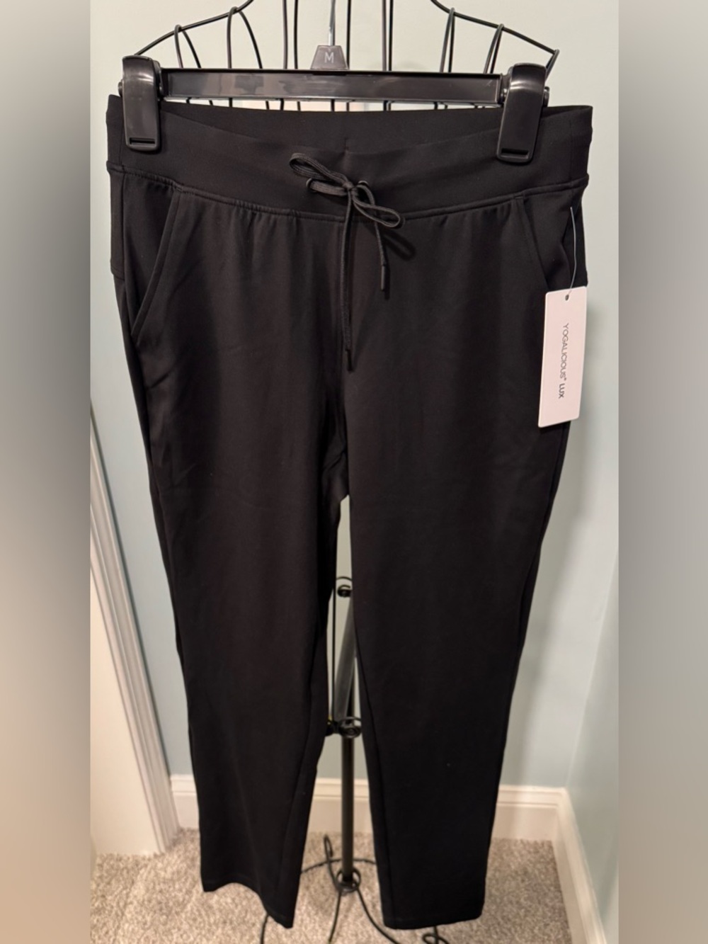 New Yogalicious Lux Avenue Straight Leg pants Black Extra Small XS leggings